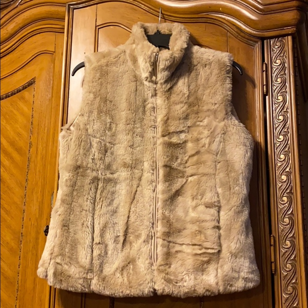 FAUX FUR COLDWATER CREEK VEST!!